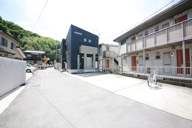 e-Houseの駐車場
