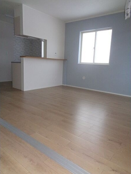 NAVIA A棟の居間・リビング