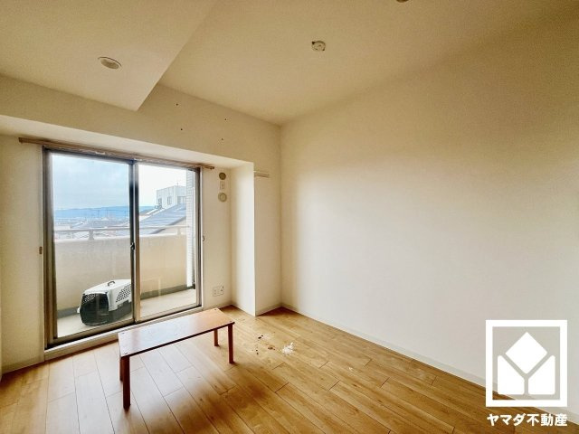 リーデンススクエア宇治伊勢田の洋室