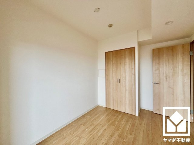 リーデンススクエア宇治伊勢田の洋室