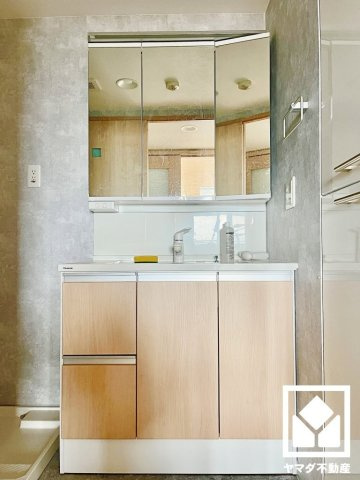 リーデンススクエア宇治伊勢田の独立洗面台