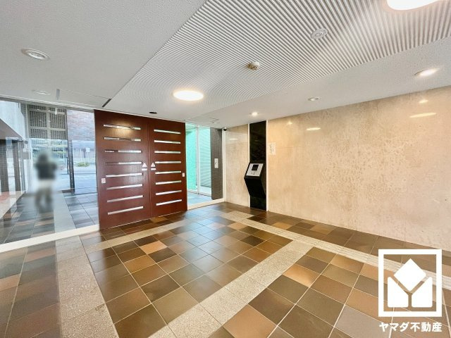 リーデンススクエア宇治伊勢田のロビー