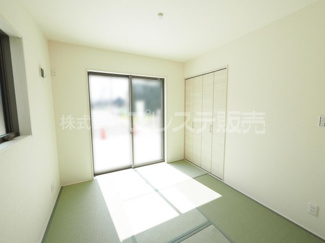【和室】 | 大和郡山市九条町の新築一戸建 全１１区画 | 現地写真（３号地和洋室）ゆったりとくつろげる和洋室です♪