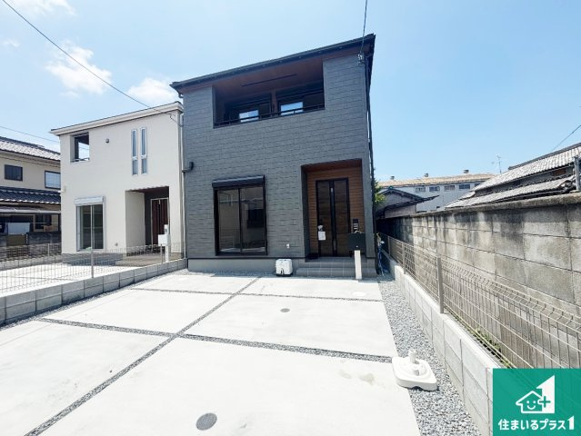 1(土)2(日)現地見学可能！◆堺市美原区小寺　全2邸の外観|お客様に長く安心して住んでいだだける事にこだわった家づくり！住んでからのアフターサービスにもしっかりと取り組んでいます！