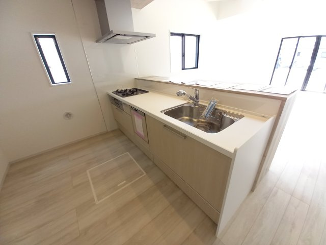 ひたちなか市武田1期のキッチン|家族との会話を楽しみながらお料理が楽しめる対面式キッチン～！！ご家族との絆も深まりますね～