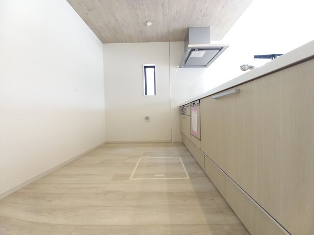 ひたちなか市武田1期のキッチン|開放感のある空間でお料理～うれしい食洗器付きです！短家事に繋がり～家事もラク～！！