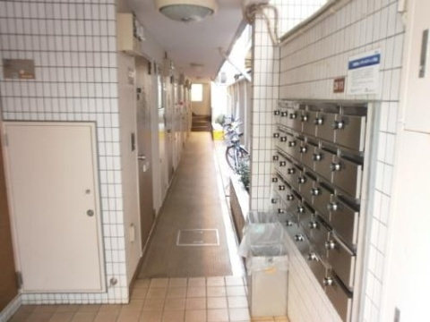 メゾン・ド・ネーフルのエントランス|エントランス