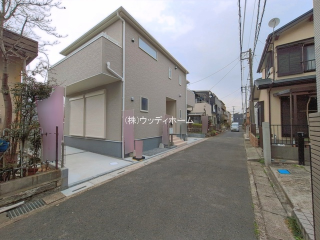 越谷市弥十郎3期　新築一戸建ての前面道路含む現地写真
