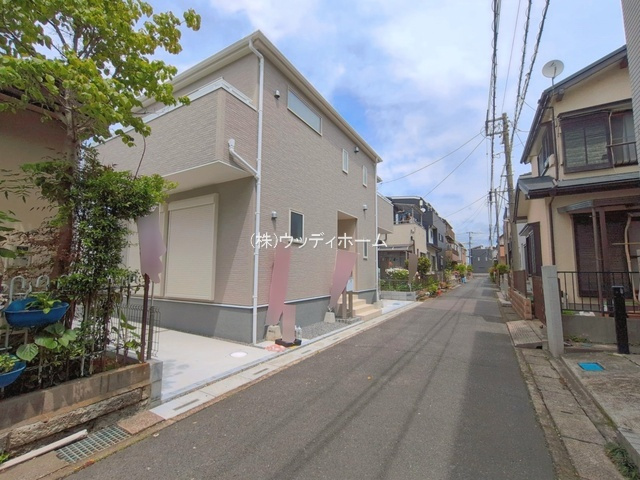 越谷市弥十郎3期　新築一戸建ての前面道路含む現地写真