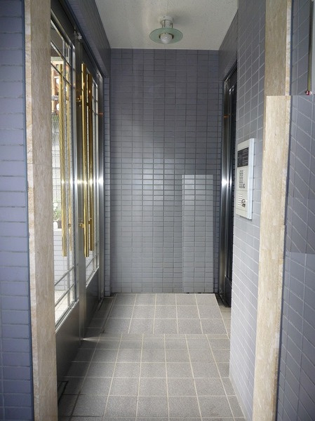 ドルチェ府中のエントランス