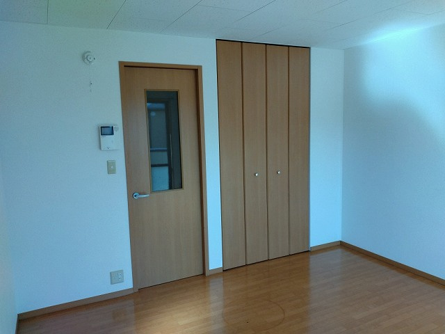 ミヤ・エレガンテⅠの居間・リビング