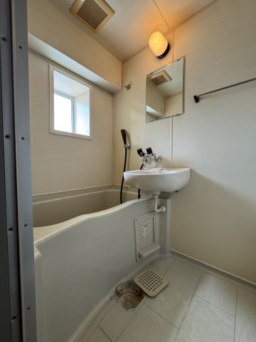 ベルズコート上沢の浴室