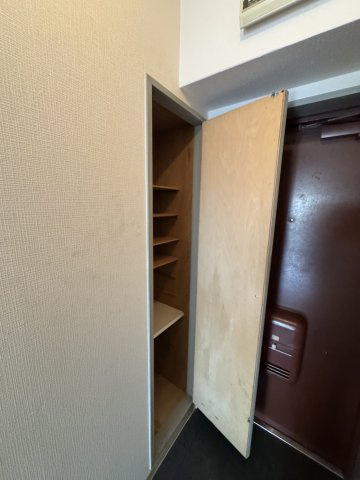 ベルズコート上沢の玄関