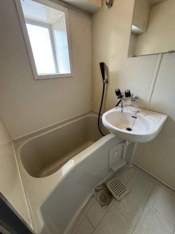 ベルズコート上沢の浴室