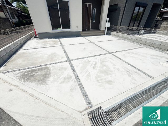 堺市美原区小寺　新築一戸建ての駐車場|駐車スペース！散水栓があるので、こまめに愛車を洗えます！