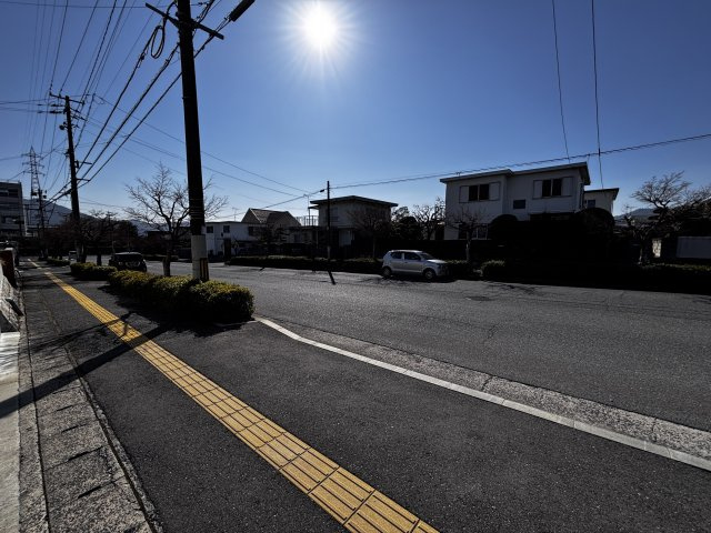 中古戸建　真亀5丁目の前面道路含む現地写真