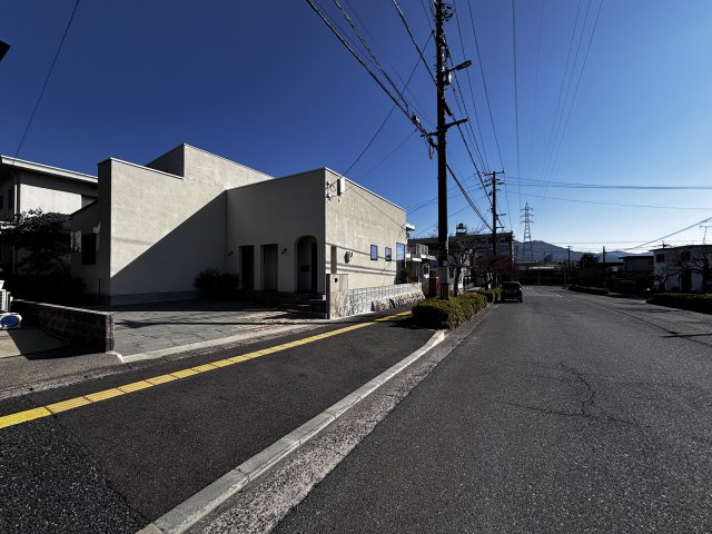 中古戸建　真亀5丁目の前面道路含む現地写真