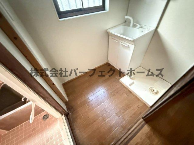 成田町戸建　賃貸の洗面所|スペースが確保できる洗面所です