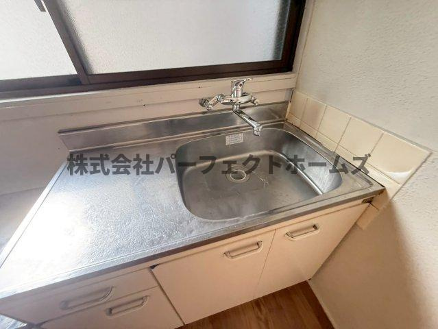 成田町戸建　賃貸のキッチン|キッチンでお料理をお楽しみください