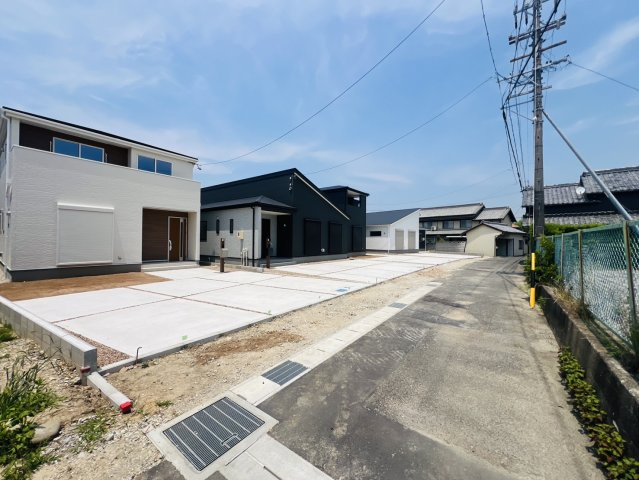 知多市金沢郷中133『仲介手数料無料』新築一戸建て・建売の前面道路含む現地写真