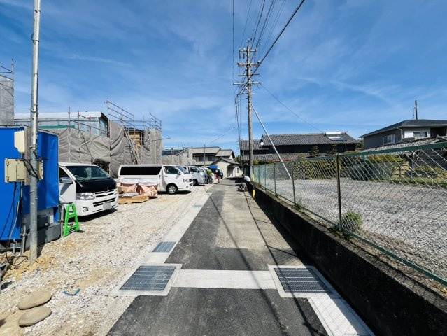知多市金沢郷中133『仲介手数料無料』新築戸建ての前面道路含む現地写真