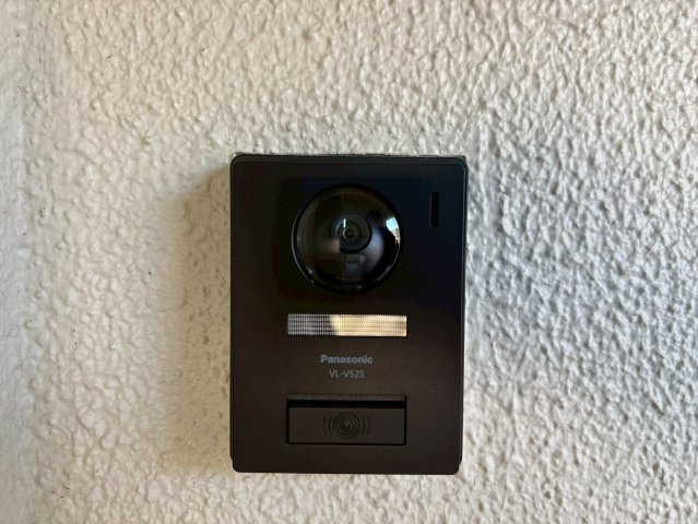 境谷西第2住宅団地16棟の防犯設備|モニター付きインターホンです◎