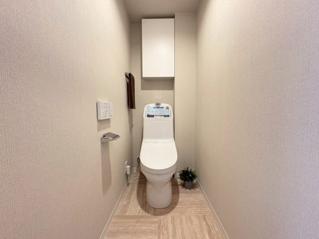 境谷西第2住宅団地16棟のトイレ|温水洗浄便座機能、手洗いつきのトイレです◎