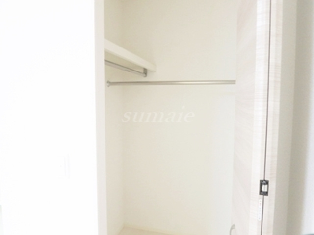 ヴィヴィアンの収納|ウォークインクローゼット完備です☆