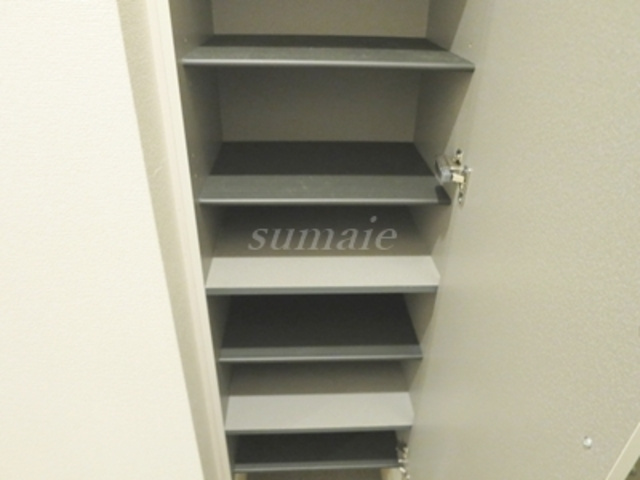 ヴィヴィアンの玄関|下駄箱です☆