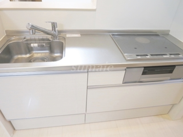 ヴィヴィアンのキッチン|お手入れしやすいIHコンロです☆