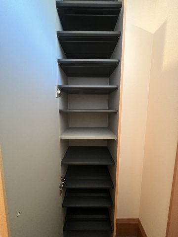 オーキッドBの玄関|シューズボックス