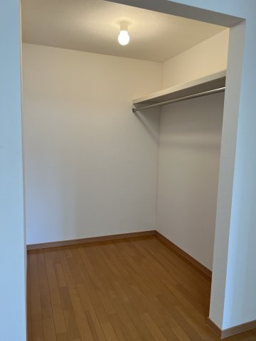 オーキッドBの収納|ウォークインクローゼット