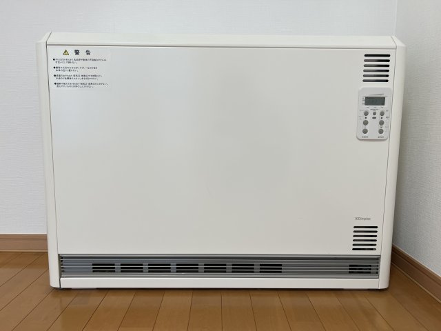 オーキッドBの設備|リビング　蓄熱暖房