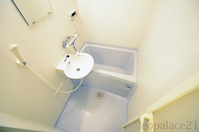 レオパレス岡崎ウエストⅡの浴室|バス・トイレ別