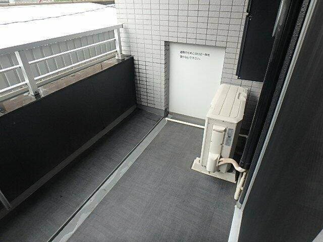 Ｒａｆｆｉｎｅ　雷門のバルコニー