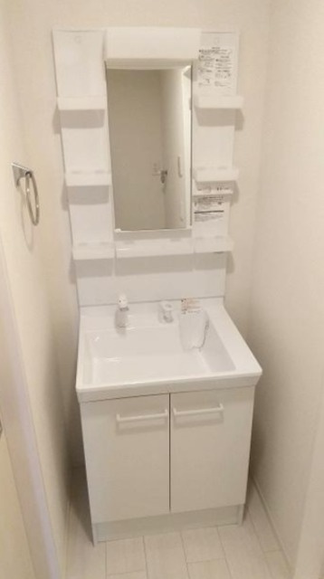 セレスティア北小岩の洗面所|★温水シャワー付洗面化粧台です★