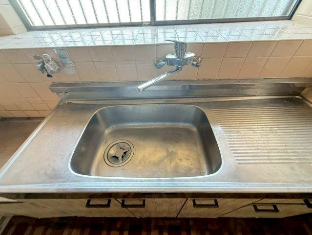 茄子作1丁目戸建のキッチン|コンパクトなキッチンで掃除もラクラク