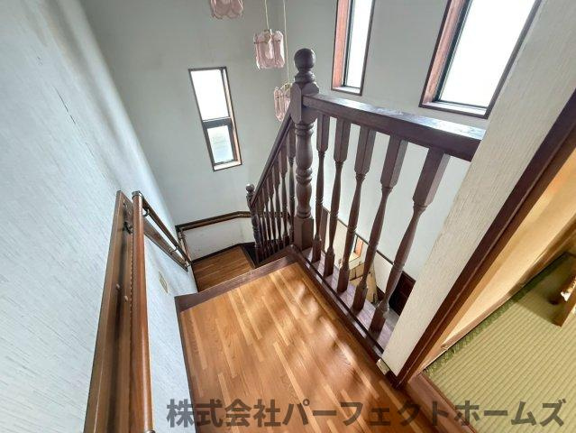 茄子作1丁目戸建の内装|明るい色調の室内です