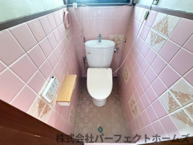 茄子作1丁目戸建のトイレ|落ち着いたトイレです