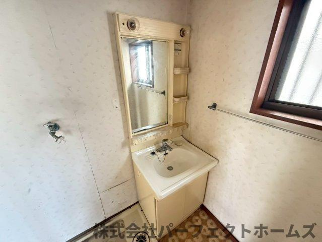 茄子作1丁目戸建の独立洗面台|使いやすい独立洗面台です