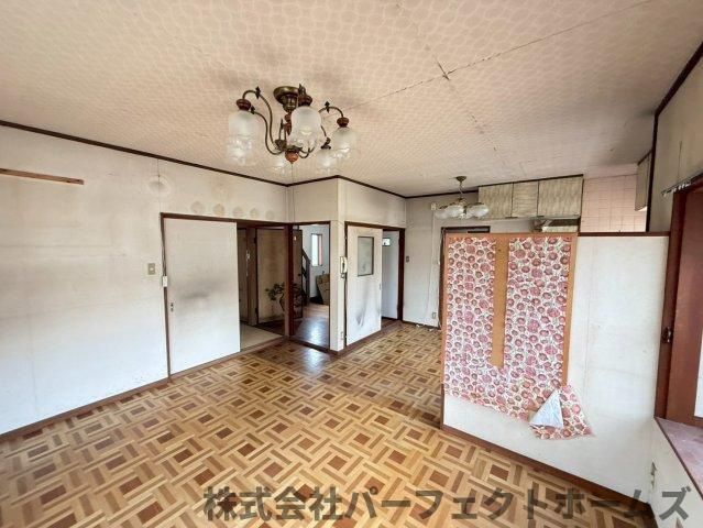 茄子作1丁目戸建の居間・リビング|こちらの居間で趣味の時間をお楽しみください