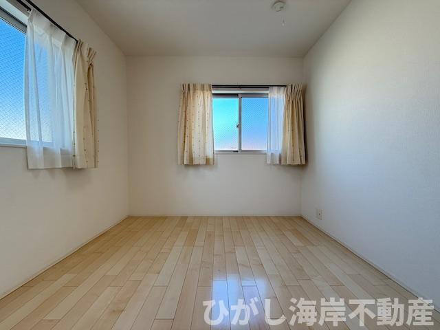 平塚市南原３丁目　中古戸建の寝室|5.2帖　洋室