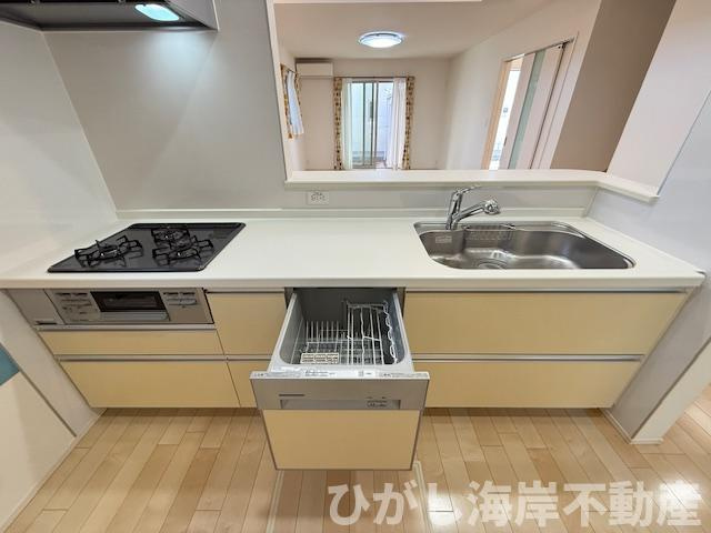 平塚市南原３丁目　中古戸建のキッチン|食洗器付きシステムキッチン