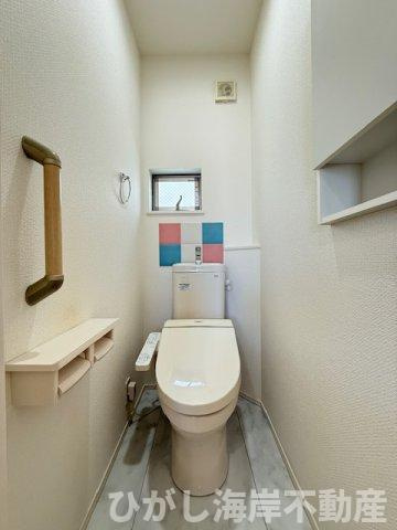 平塚市南原３丁目　中古戸建のトイレ|洗浄機能付きお手洗い