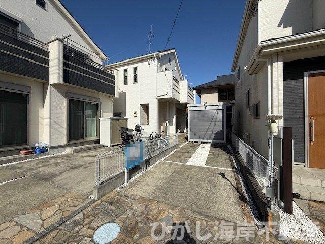 平塚市南原３丁目　中古戸建の前面道路含む現地写真|現地外観