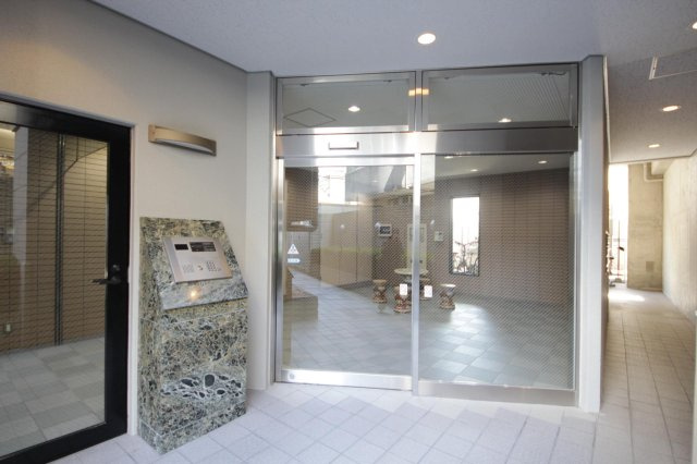 【エントランス】コスモグランディ通町