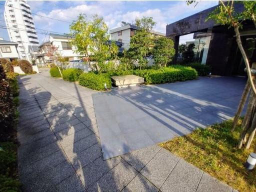 【エントランス】サーパス中昭和町
