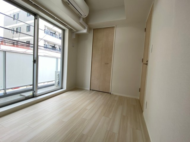 使い勝手のいい洋室です