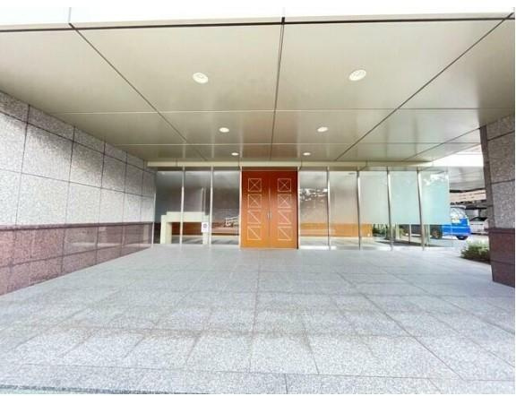 【エントランス】サーパス徳島中央公園南
