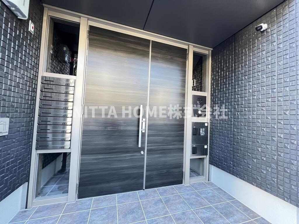 グラン・エストヴィルのエントランス|オートロックもあります♪